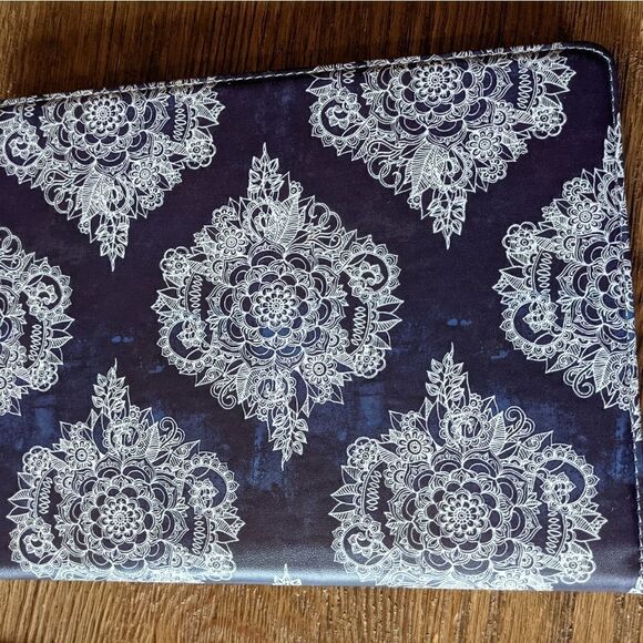 LNWOT Fintie Fire HD 10 Rotating Case - Picture 12 of 12